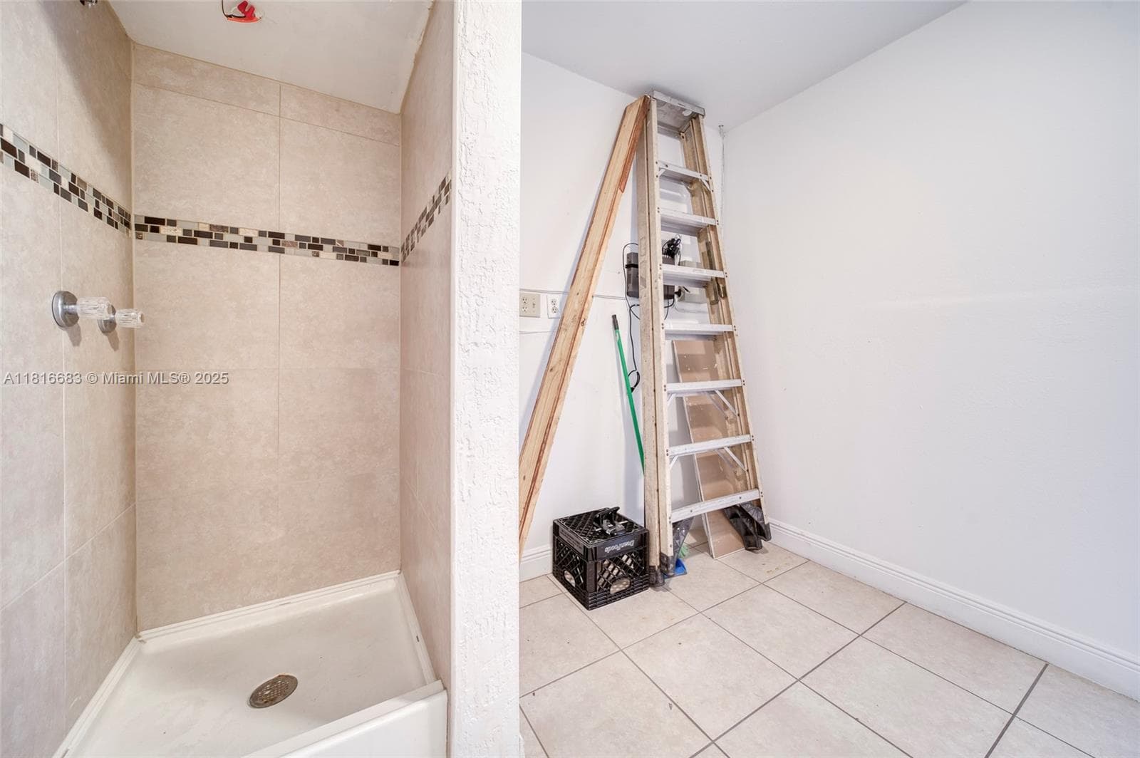 363 E 1st Ave, Miami FL 33010 — 13