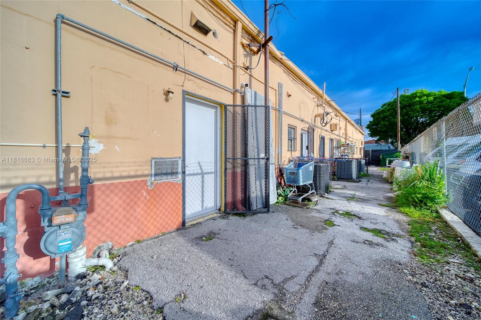 363 E 1st Ave, Miami FL 33010 — 11