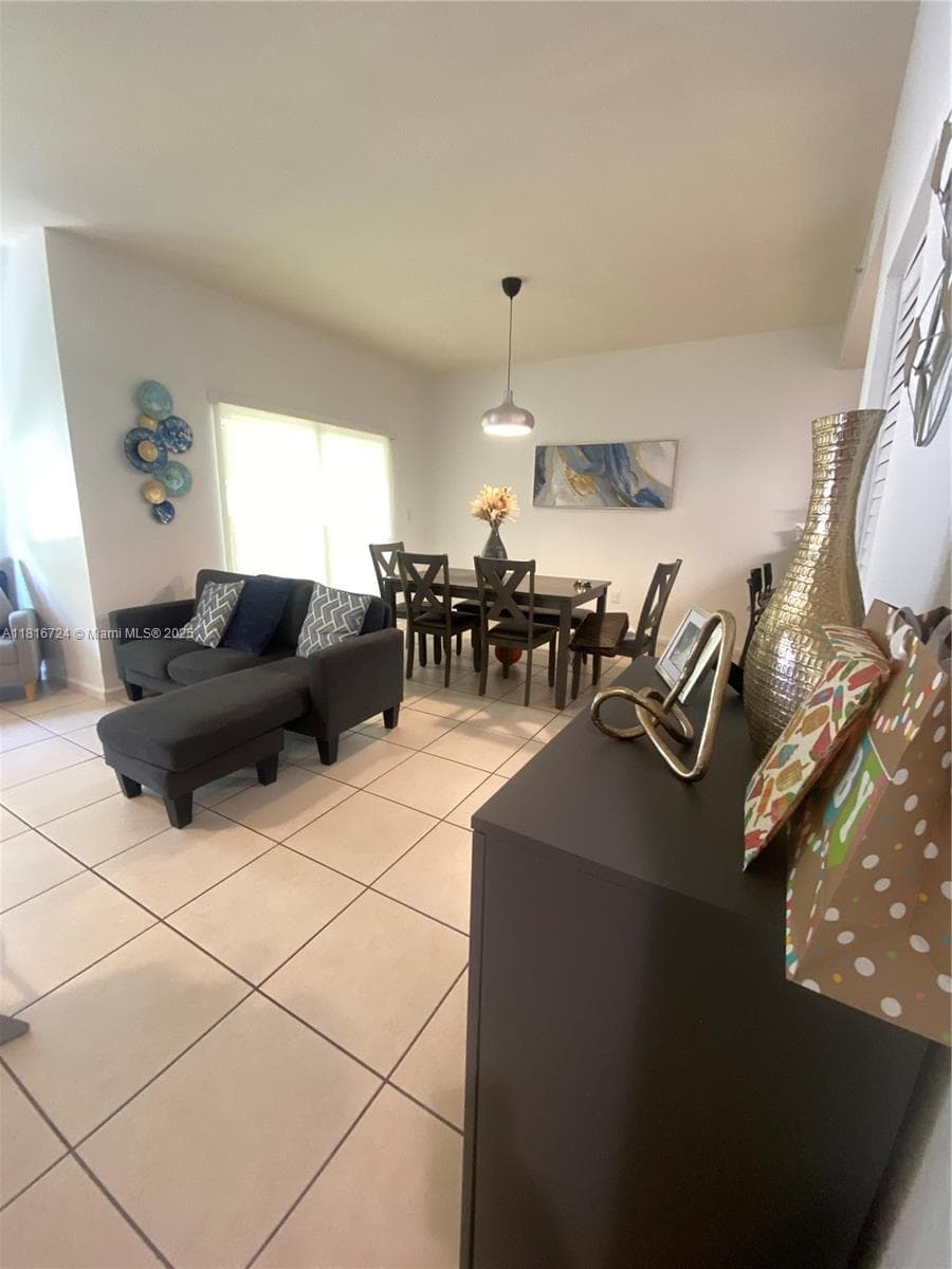11603 NW 89th St # 214, Doral FL 33178 — 11