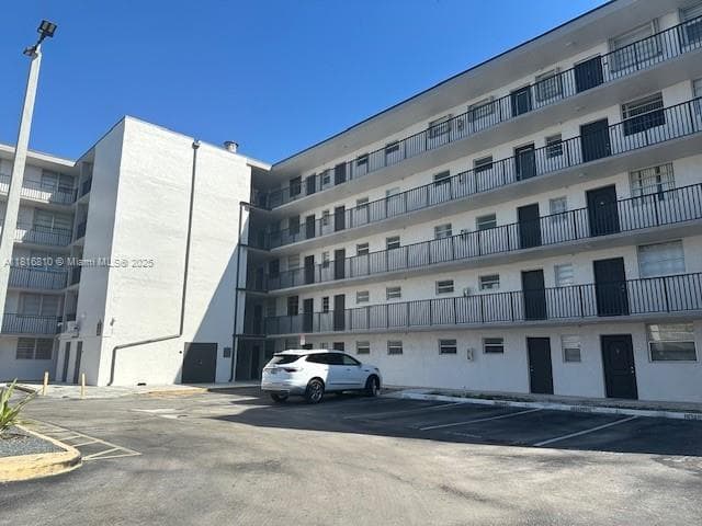 El Conquistador North Con, Miami, FL — 1