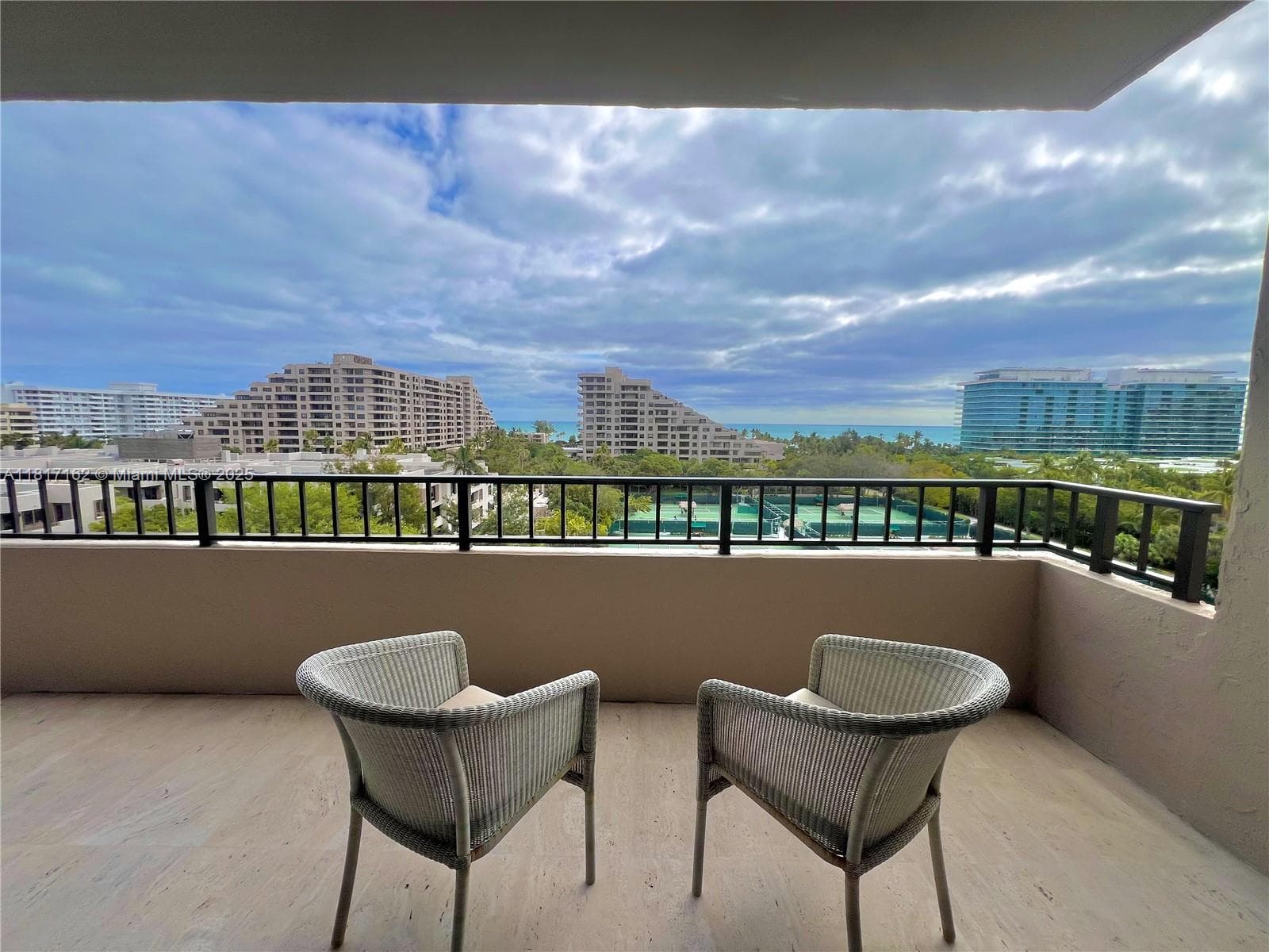 151 Crandon Blvd # 702, Key Biscayne FL 33149 — 2