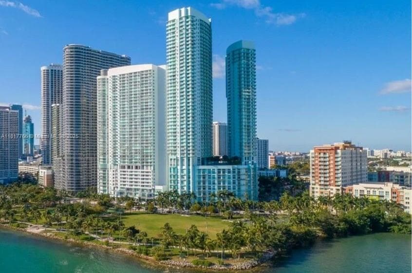 1900 N Bayshore Dr # 3909, Miami FL 33132 — 1