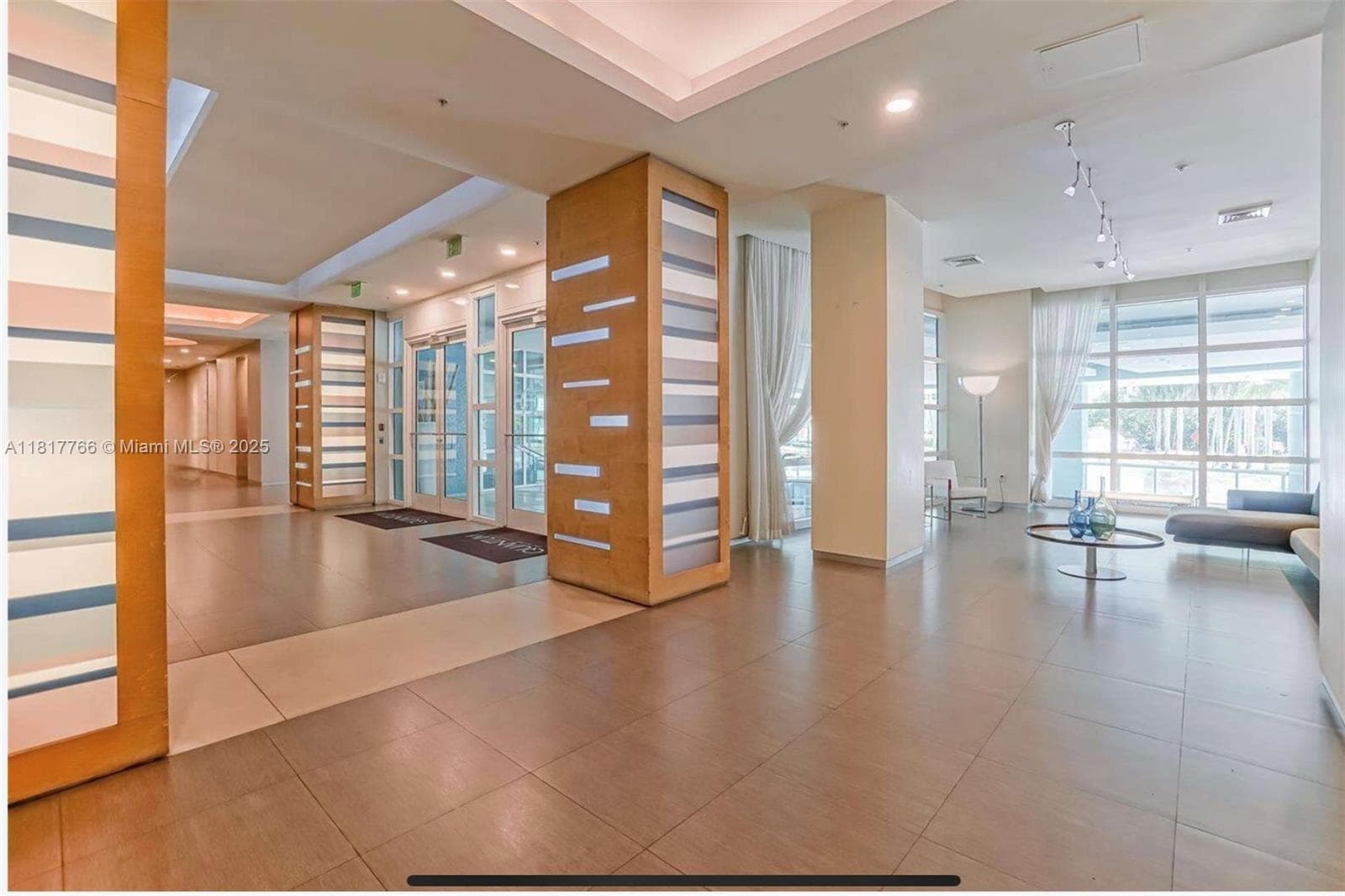1900 N Bayshore Dr # 3909, Miami FL 33132 — 24