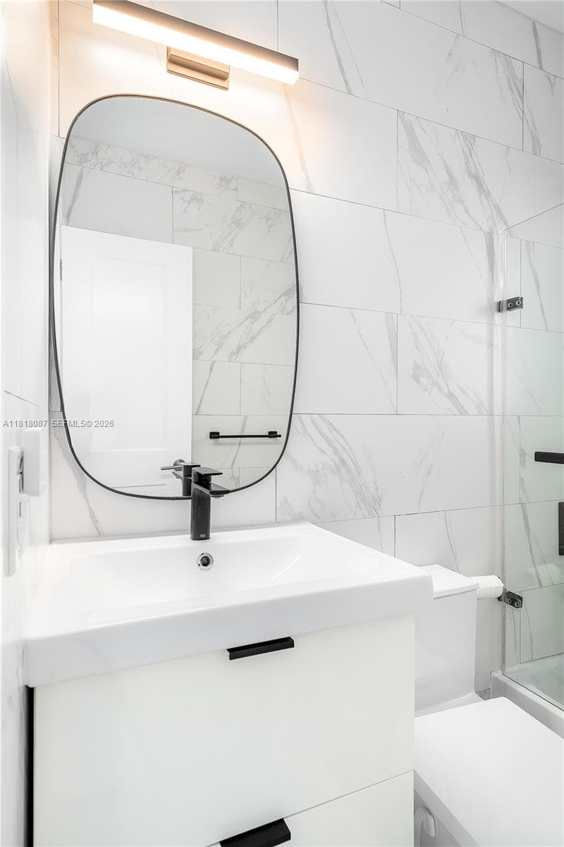 719 W 51st St, Miami Beach FL 33140 — 23