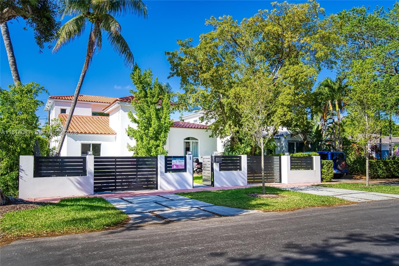 719 W 51st St, Miami Beach FL 33140 — 42