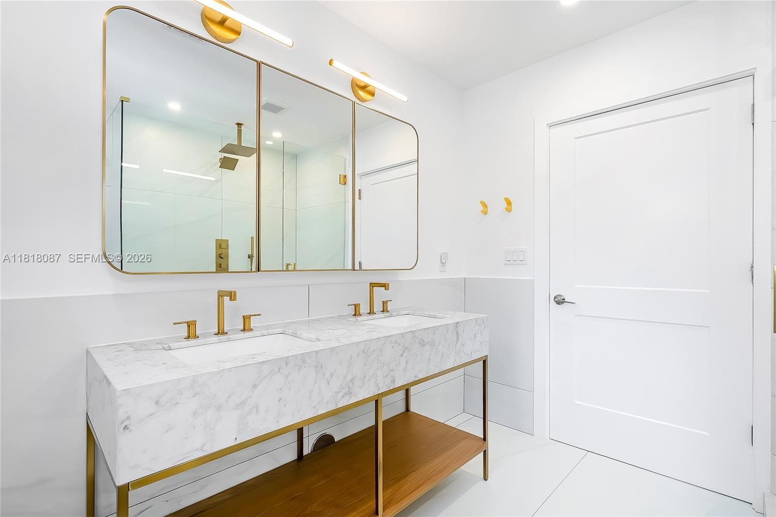 719 W 51st St, Miami Beach FL 33140 — 16