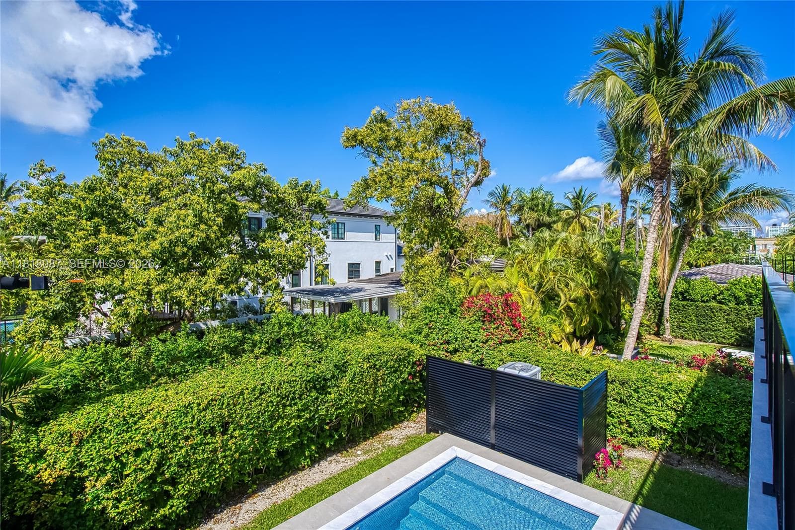 719 W 51st St, Miami Beach FL 33140 — 36