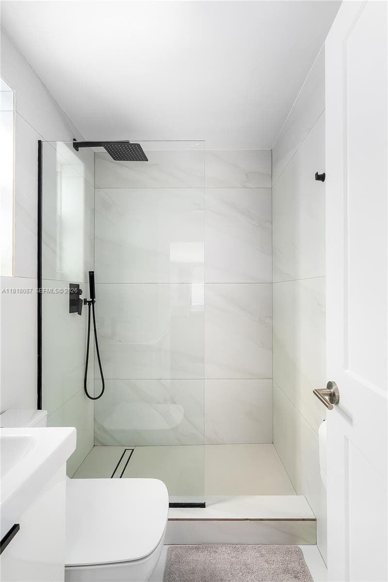 719 W 51st St, Miami Beach FL 33140 — 28