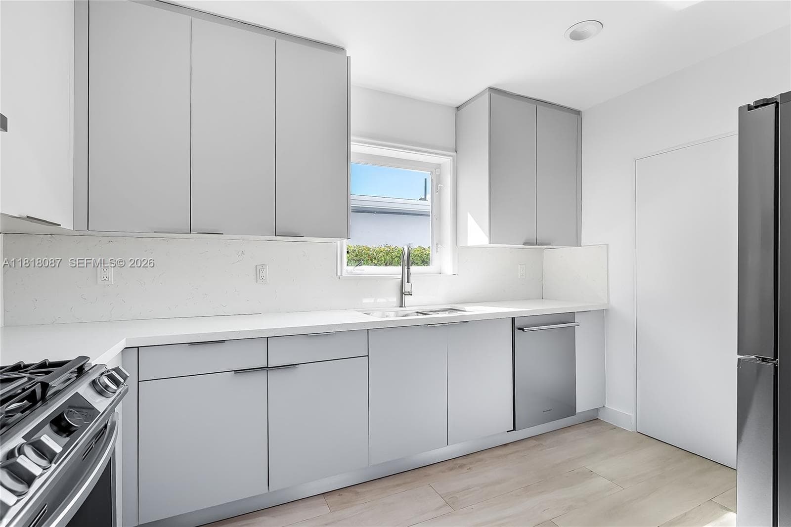 719 W 51st St, Miami Beach FL 33140 — 5