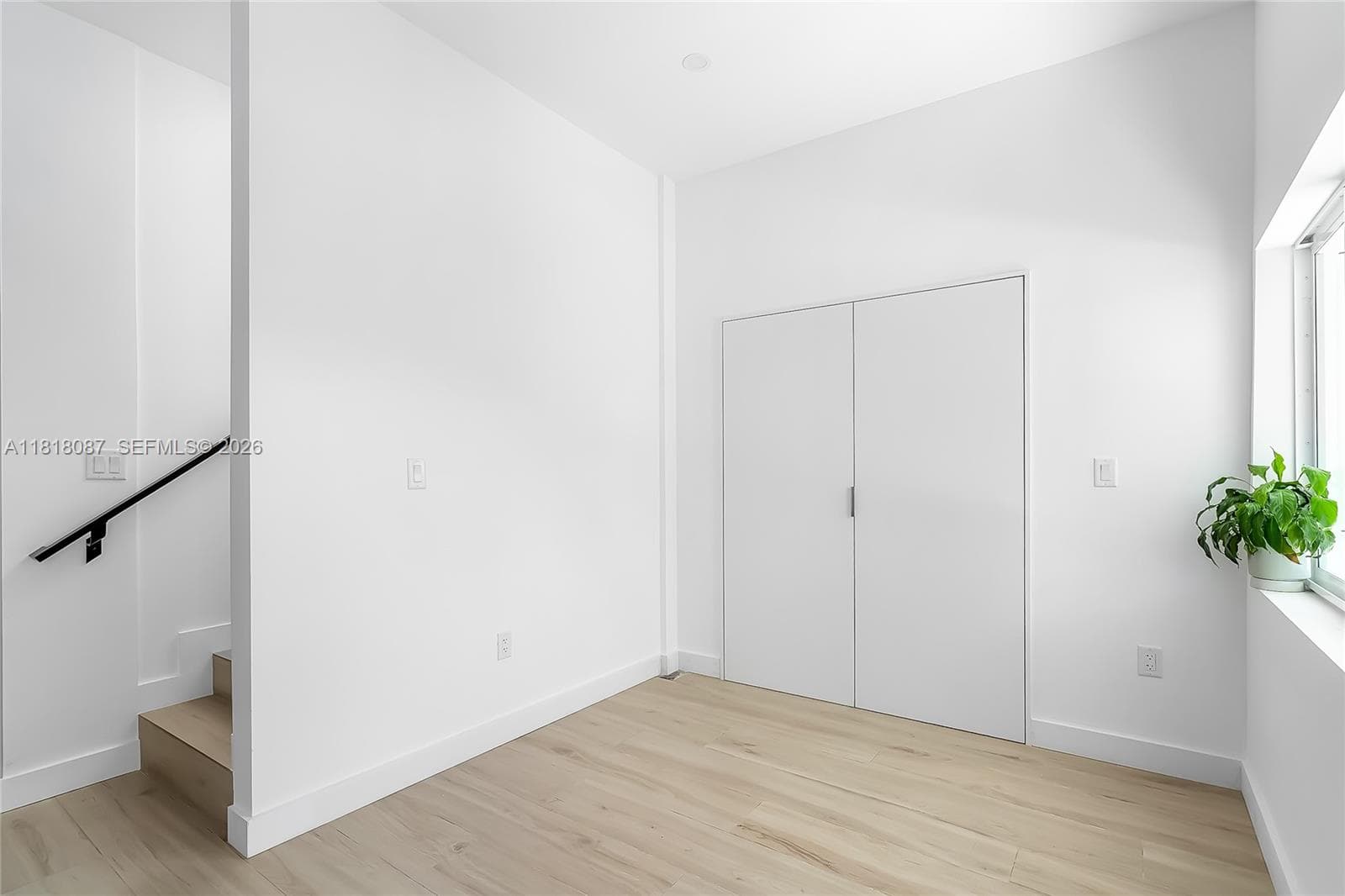 719 W 51st St, Miami Beach FL 33140 — 24