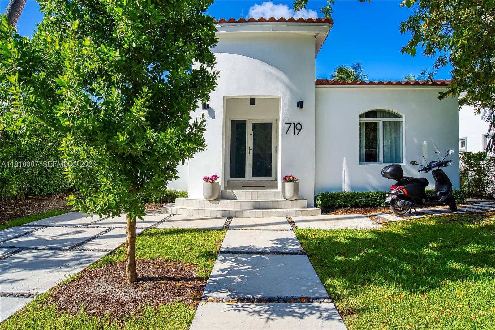 719 W 51st St, Miami Beach FL 33140 — 38