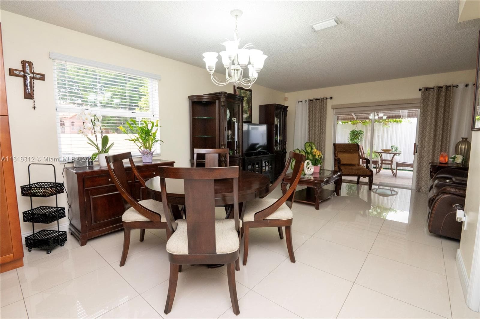 2375 W 74th St # 6, Hialeah FL 33016 — 9
