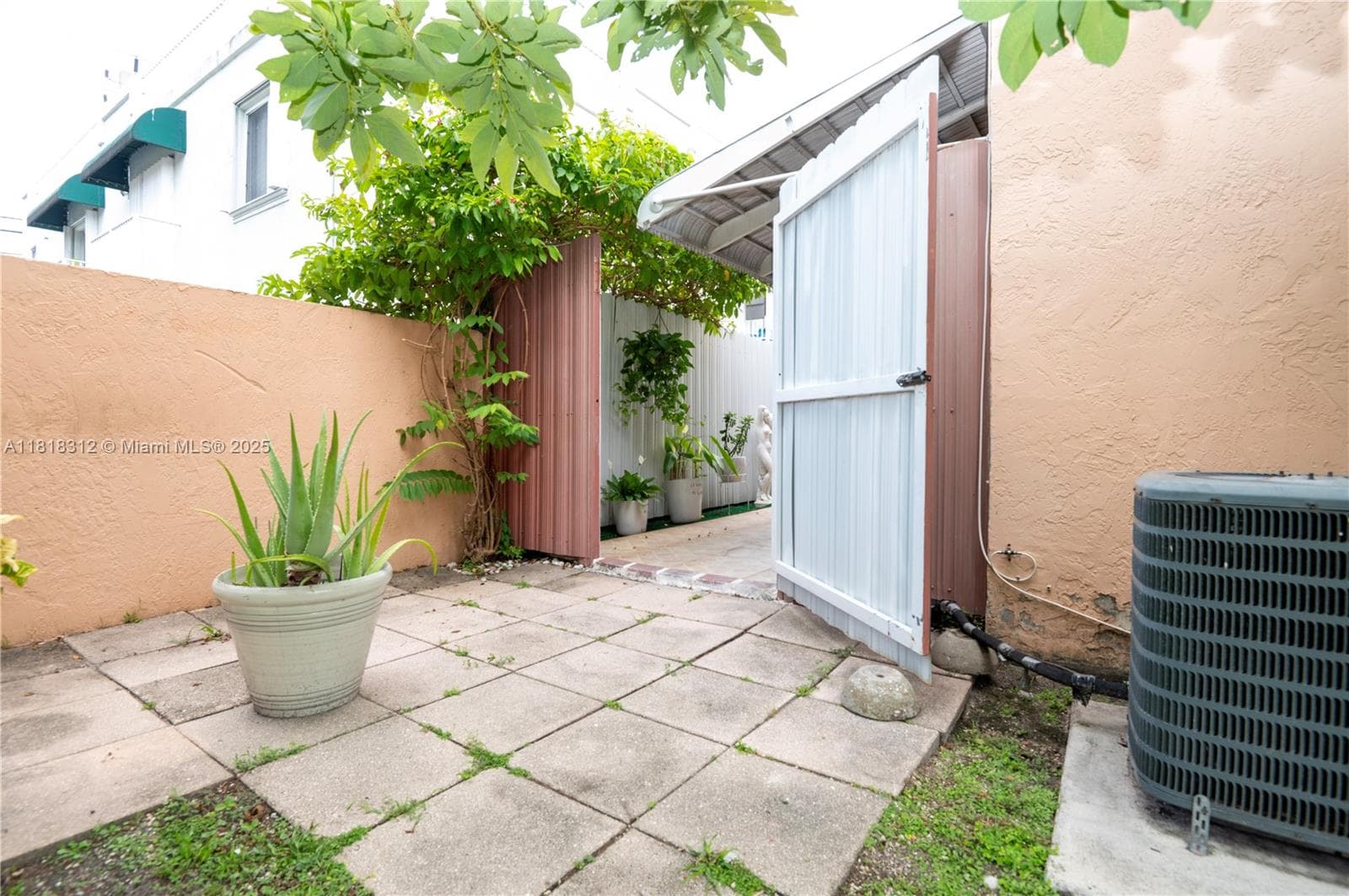 2375 W 74th St # 6, Hialeah FL 33016 — 40