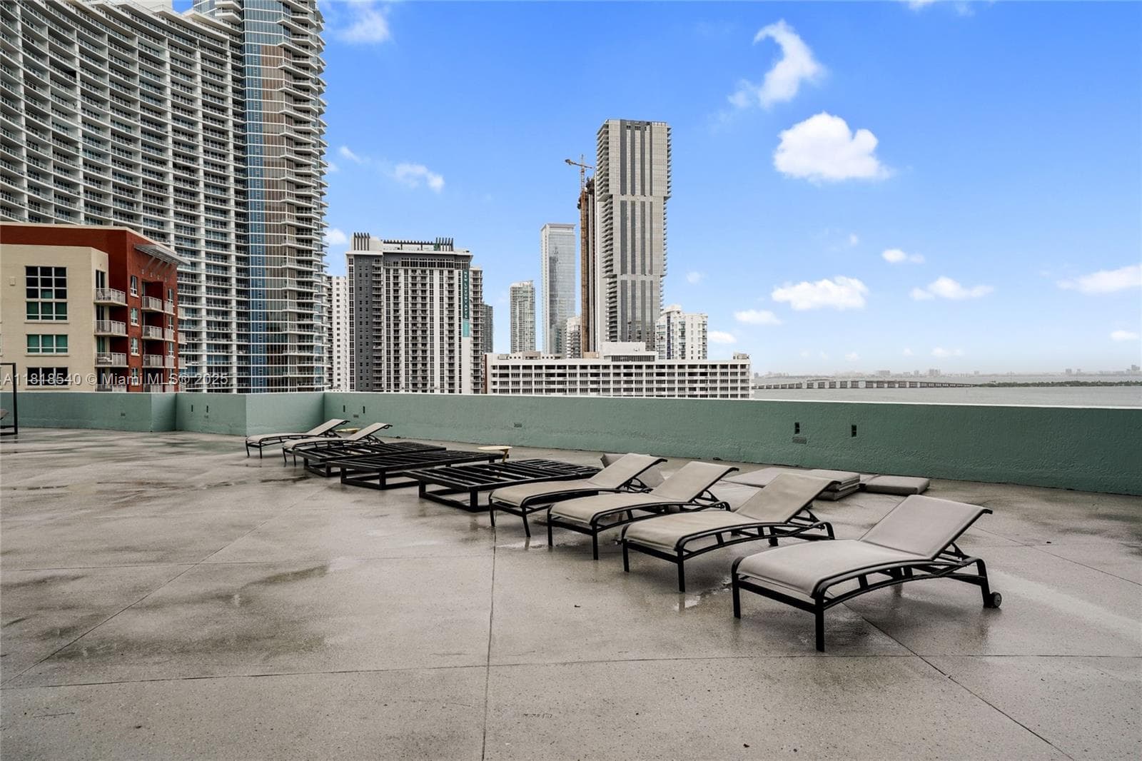 1900 N Bayshore Dr # 1411, Miami FL 33132 — 24