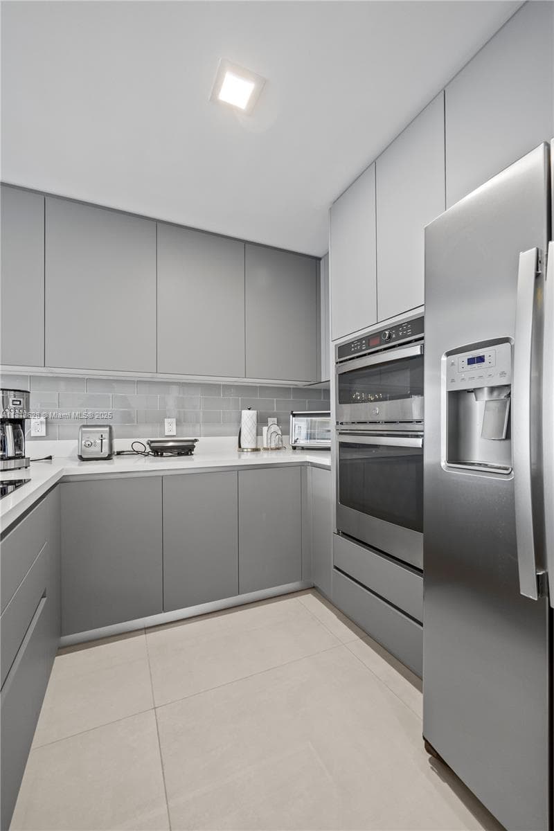 801 Brickell Key Blvd # 2203, Miami FL 33131 — 23