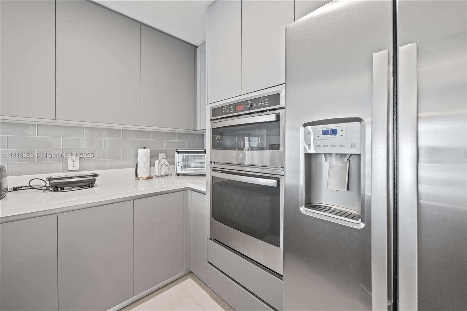 801 Brickell Key Blvd # 2203, Miami FL 33131 — 22
