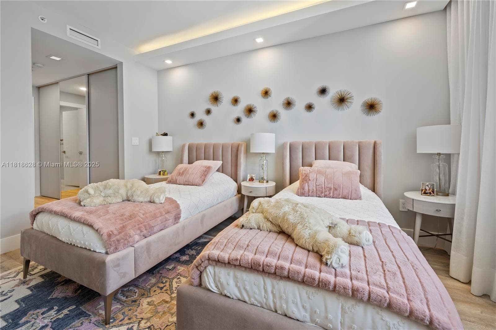 801 Brickell Key Blvd # 2203, Miami FL 33131 — 30