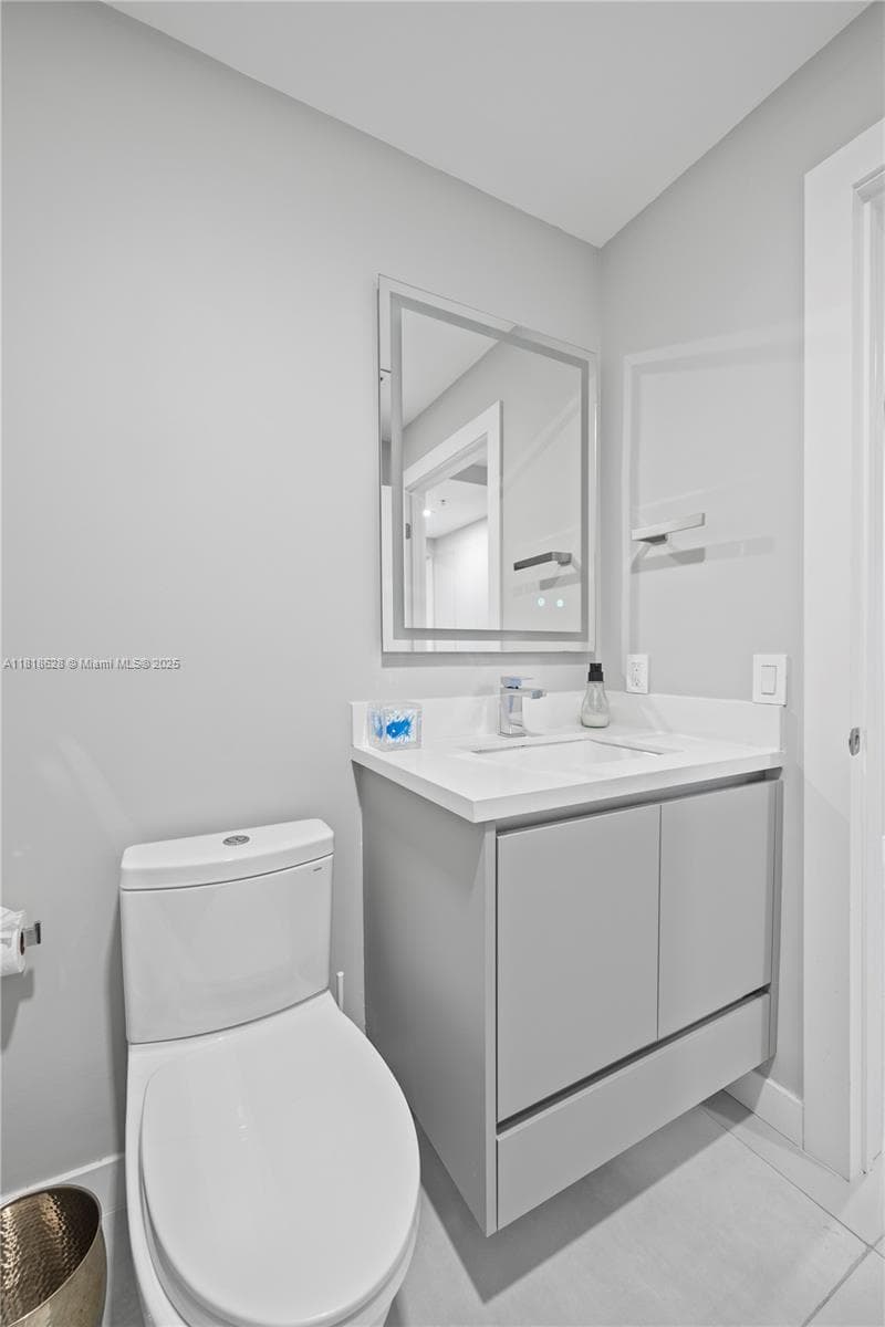 801 Brickell Key Blvd # 2203, Miami FL 33131 — 25