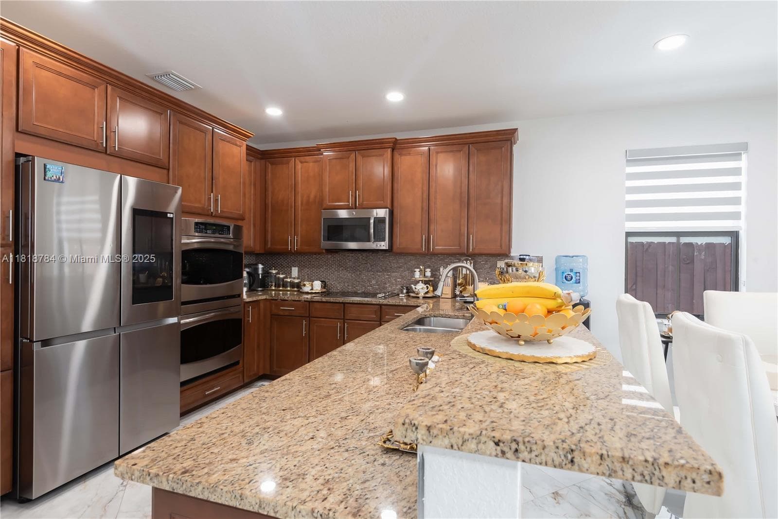 8885 NW 100th Pl, Doral FL 33178 — 13