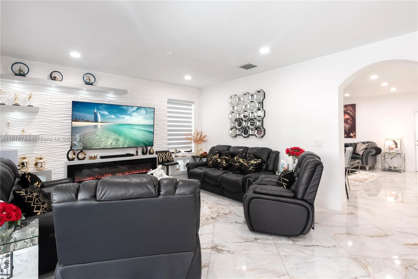8885 NW 100th Pl, Doral FL 33178 — 16