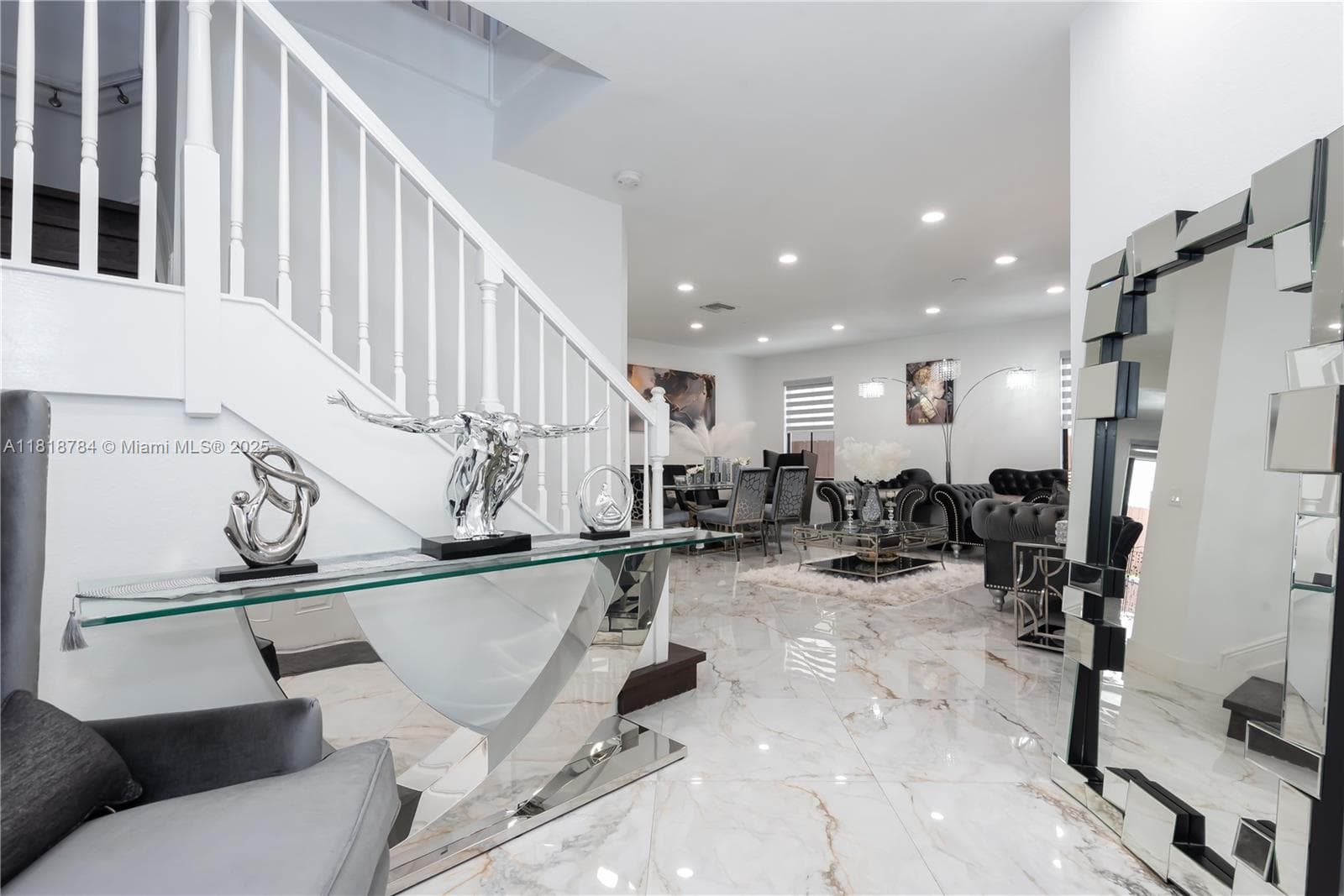8885 NW 100th Pl, Doral FL 33178 — 8