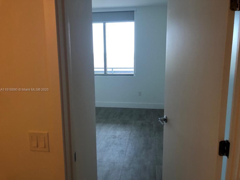 16385 Biscayne Blvd # 1005, North Miami Beach FL 33160 — 23
