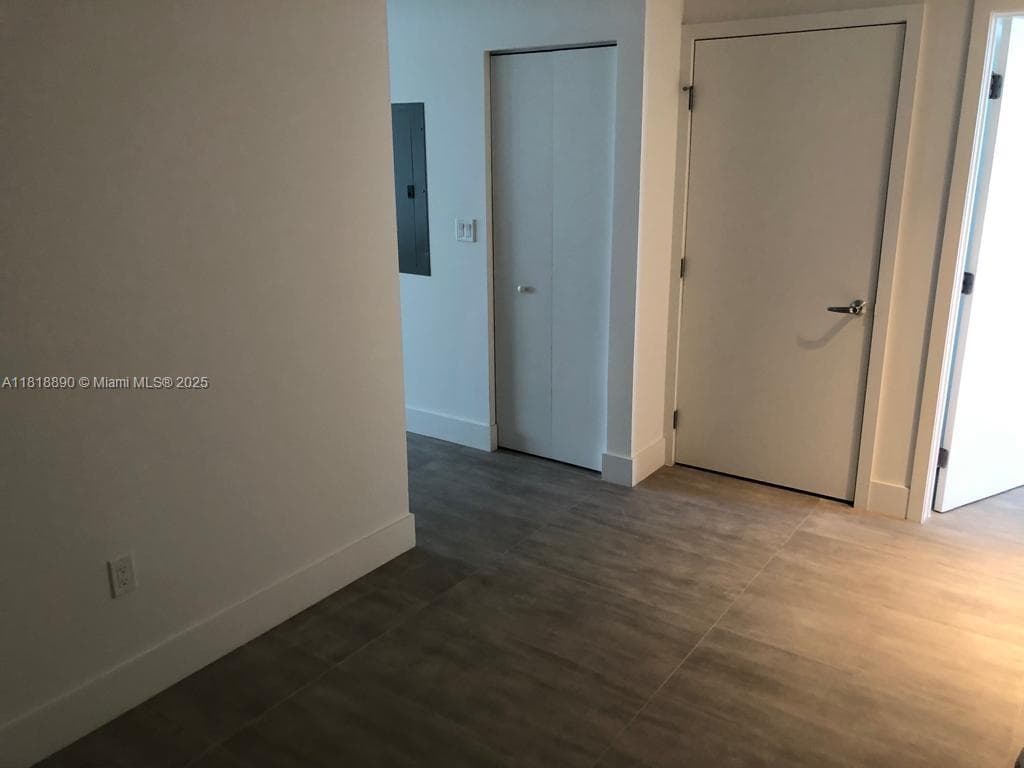 16385 Biscayne Blvd # 1005, North Miami Beach FL 33160 — 13