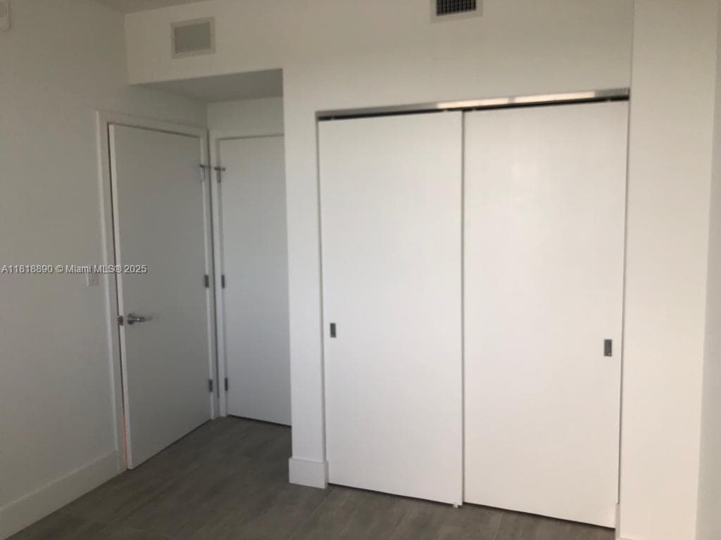 16385 Biscayne Blvd # 1005, North Miami Beach FL 33160 — 17