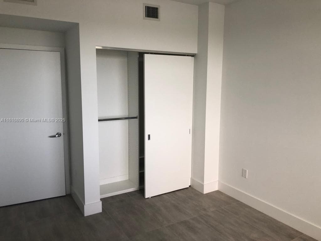 16385 Biscayne Blvd # 1005, North Miami Beach FL 33160 — 16