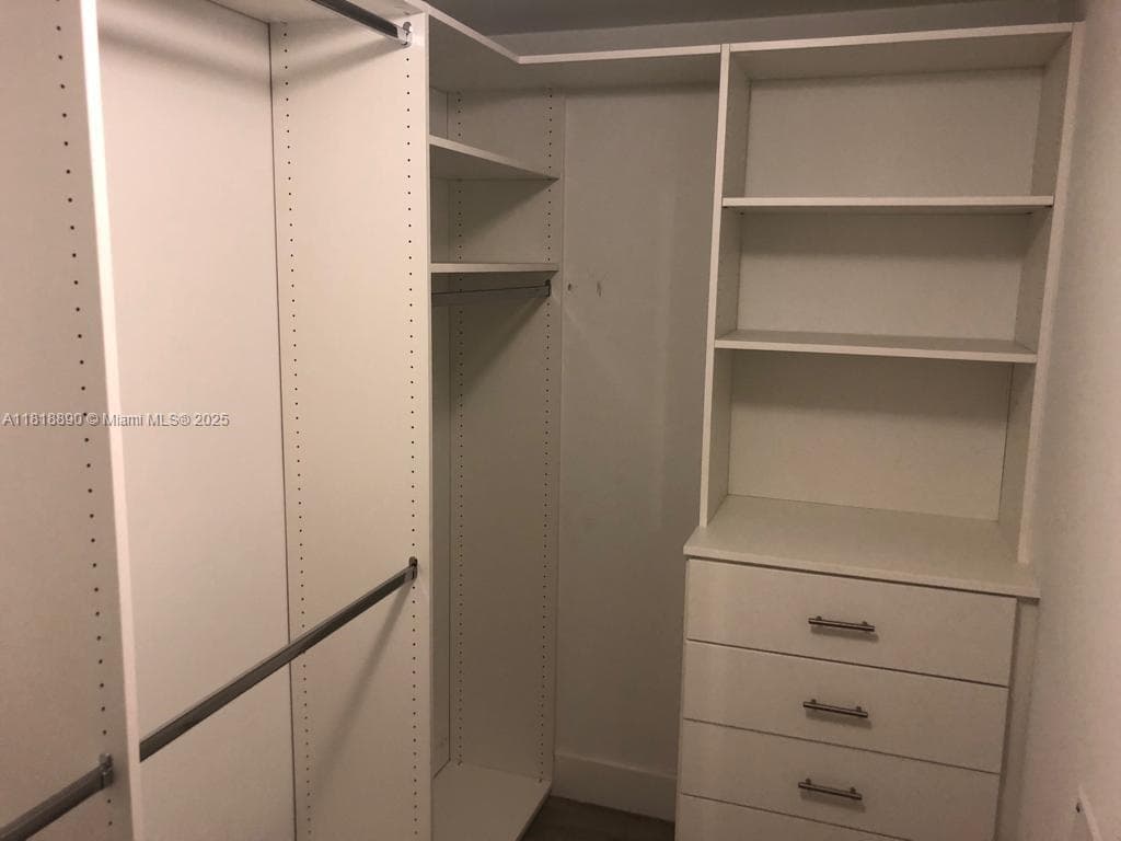 16385 Biscayne Blvd # 1005, North Miami Beach FL 33160 — 36