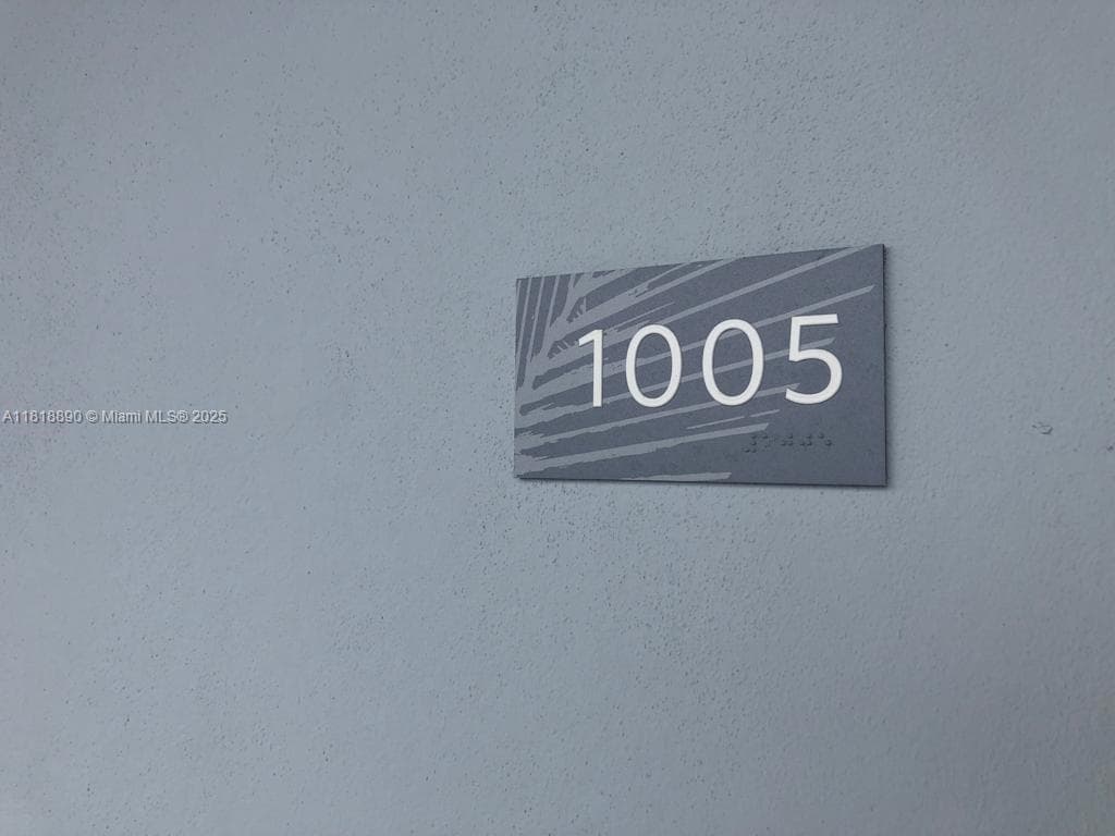16385 Biscayne Blvd # 1005, North Miami Beach FL 33160 — 1