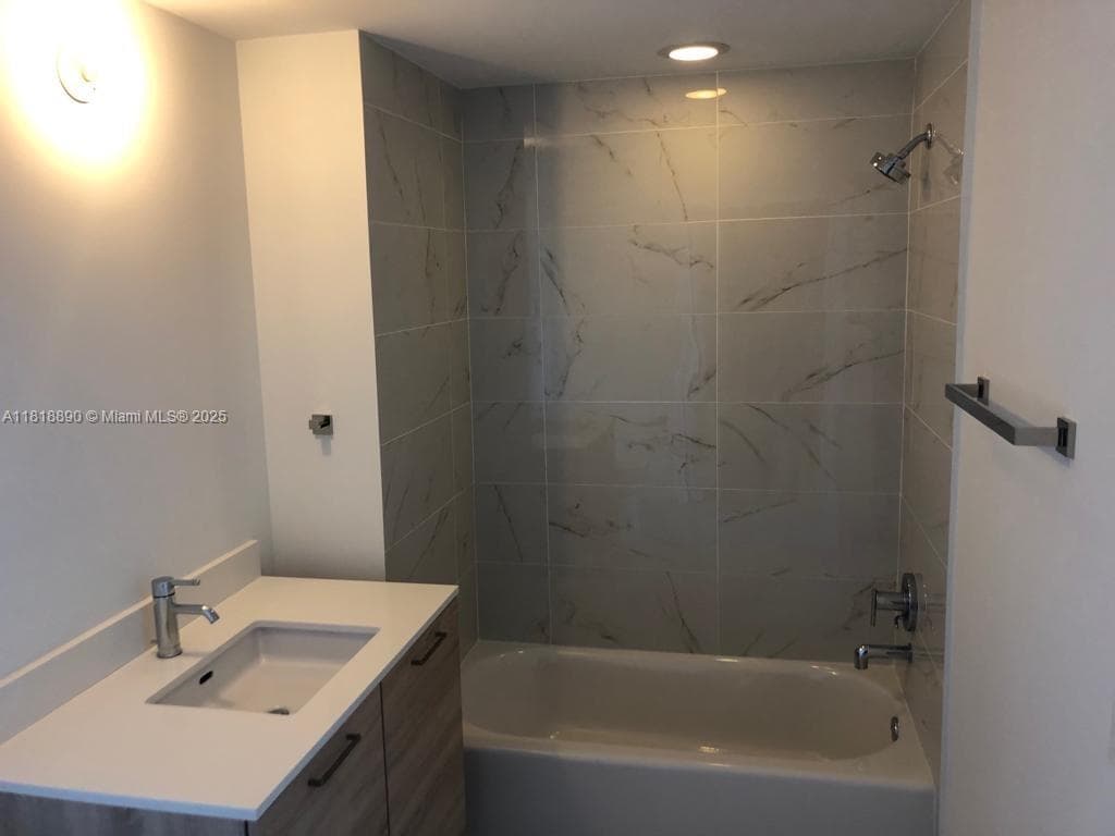 16385 Biscayne Blvd # 1005, North Miami Beach FL 33160 — 20