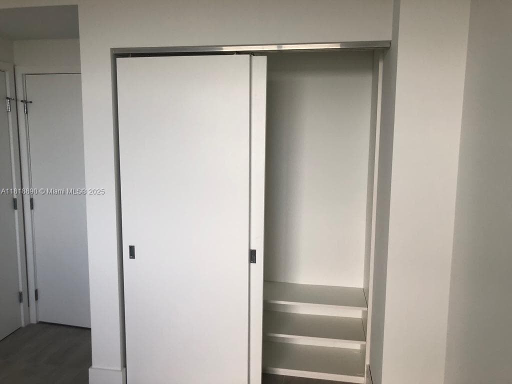 16385 Biscayne Blvd # 1005, North Miami Beach FL 33160 — 18