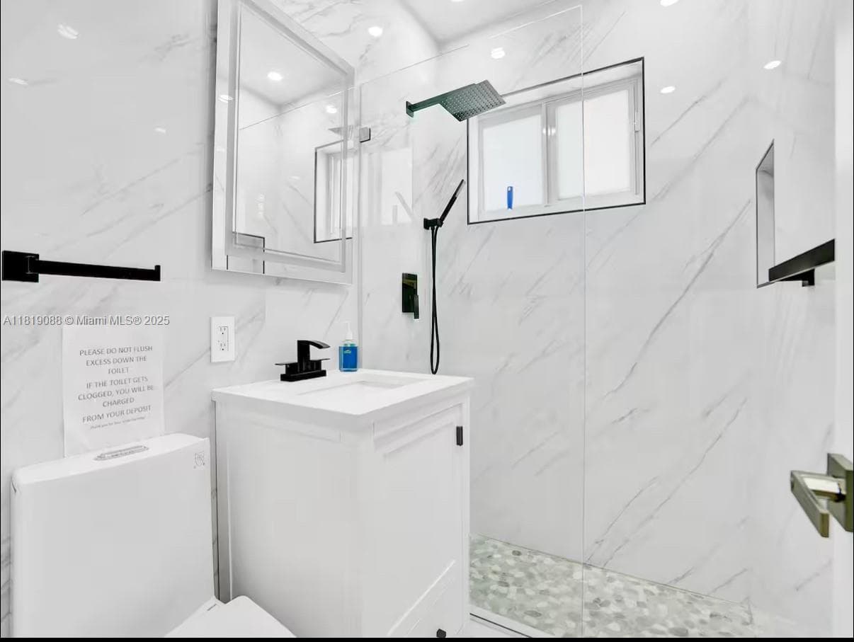 7537 W Treasure Dr, North Bay Village FL 33141 — 18