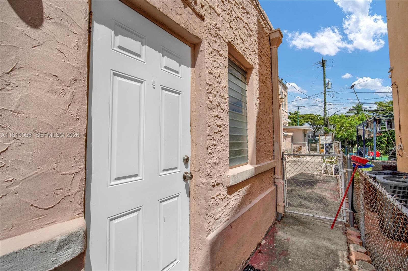 829 SW 19th Ave, Miami FL 33135 — 53
