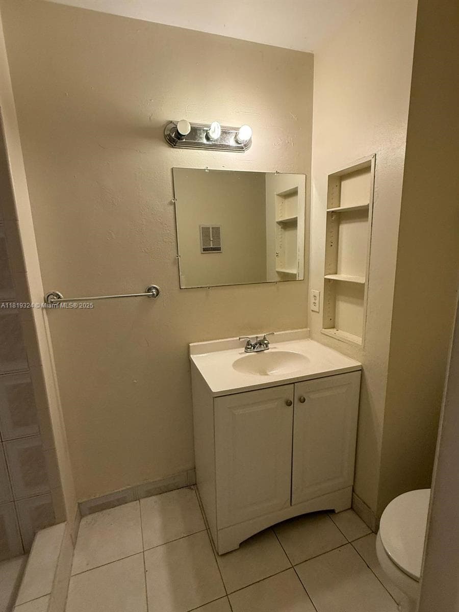 438 NE 210th Cir Ter # 4B, Miami FL 33179 — 7