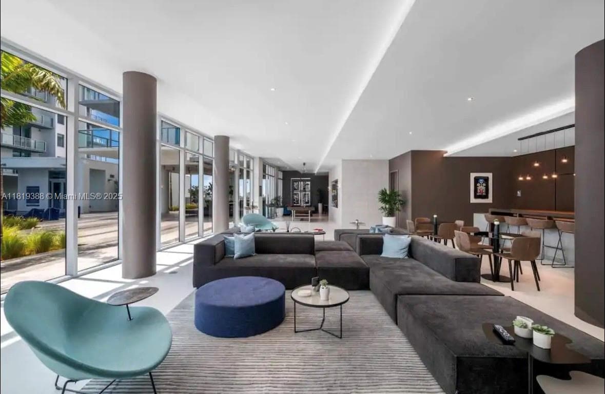 3900 Biscayne Blvd # 1011, Miami FL 33137 — 37