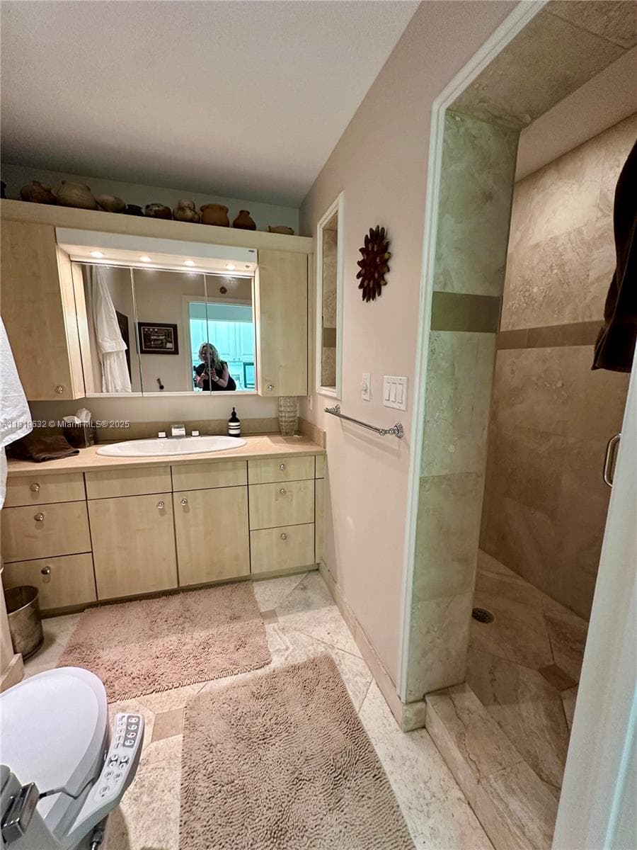 2645 S Bayshore Dr # 1403, Miami FL 33133 — 25
