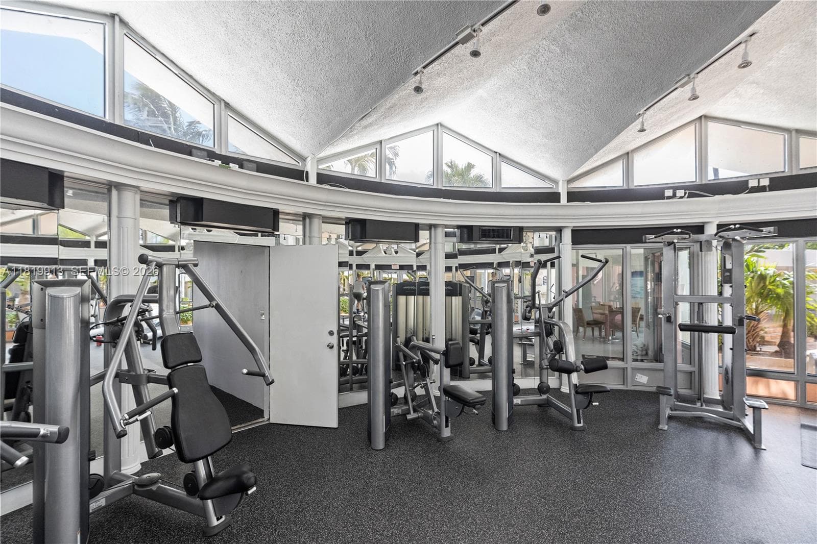 5055 Collins Ave # 14H, Miami Beach FL 33140 — 40