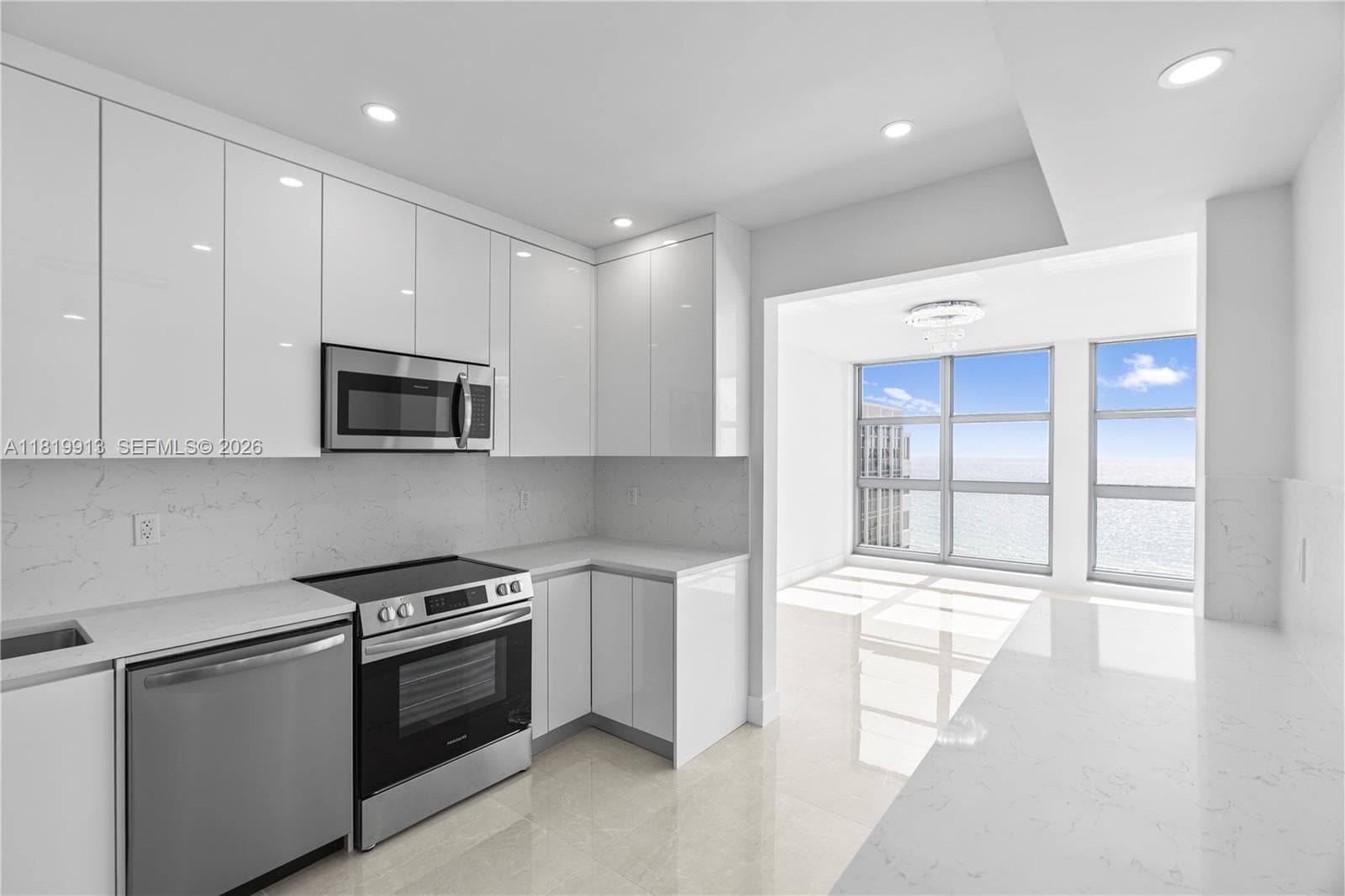 5055 Collins Ave # 14H, Miami Beach FL 33140 — 21