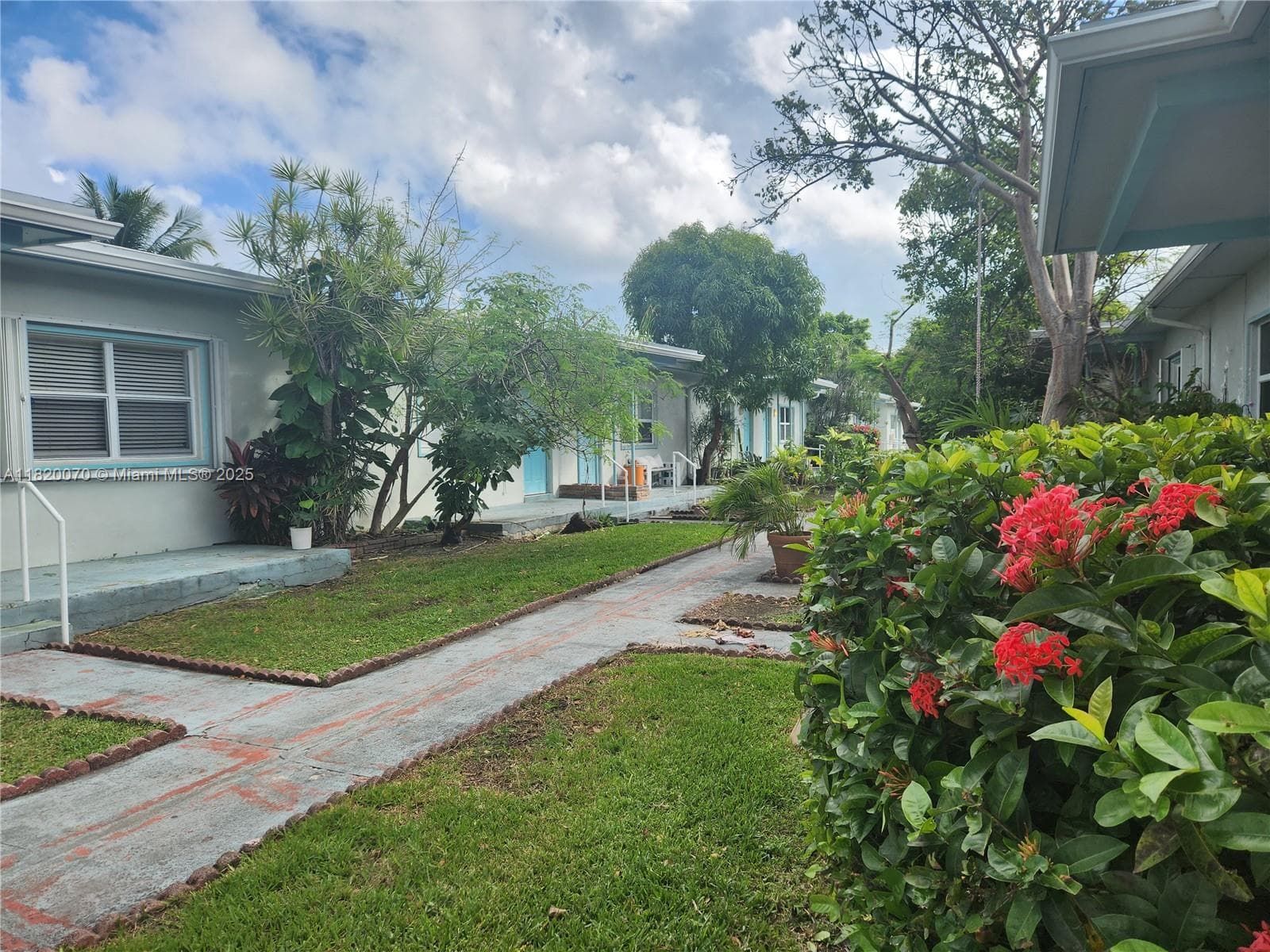 1239 Marseille Dr # 4, Miami Beach FL 33141 — 1