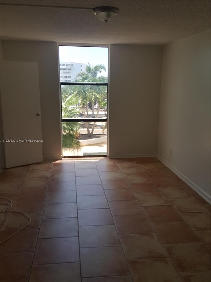 13499 Biscayne Blvd # 506, North Miami FL 33181 — 11