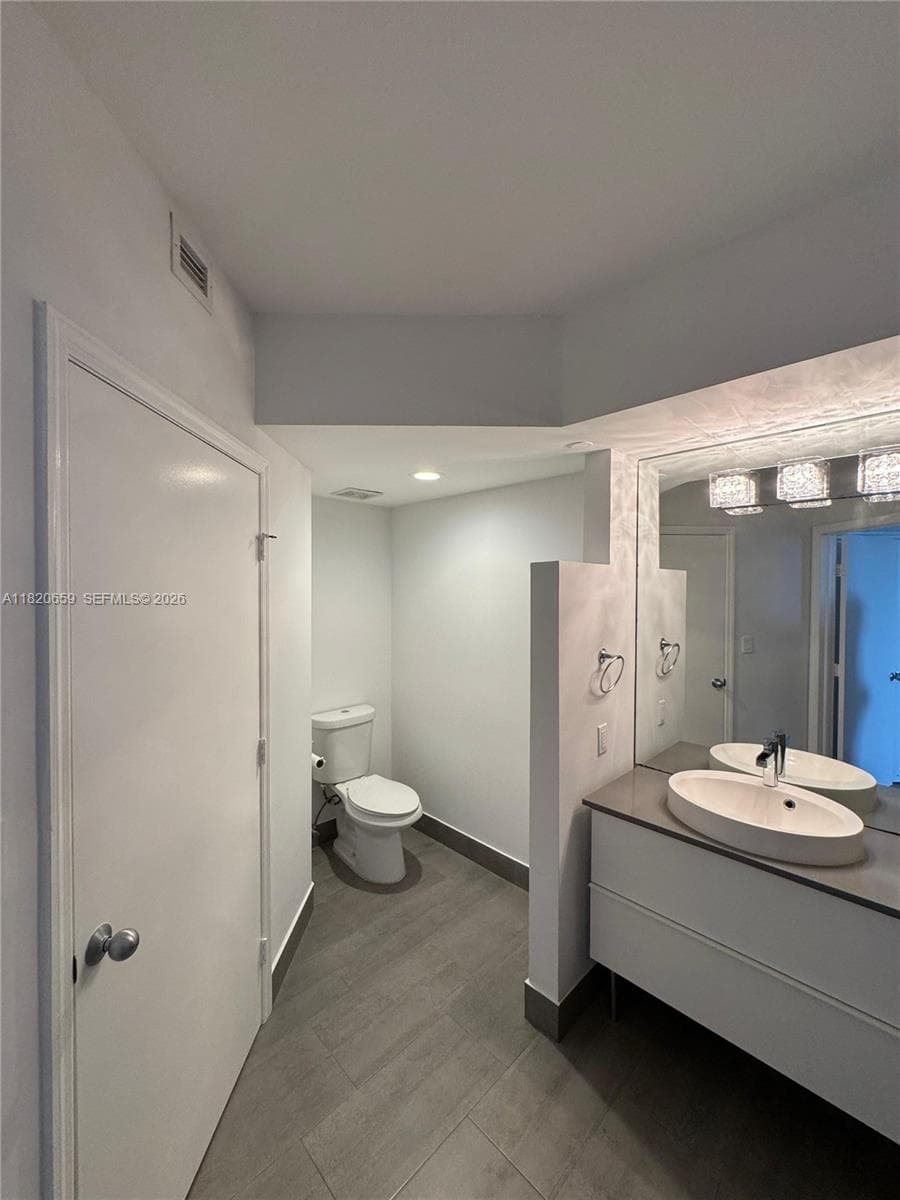 1330 West Ave # 3007, Miami Beach FL 33139 — 43