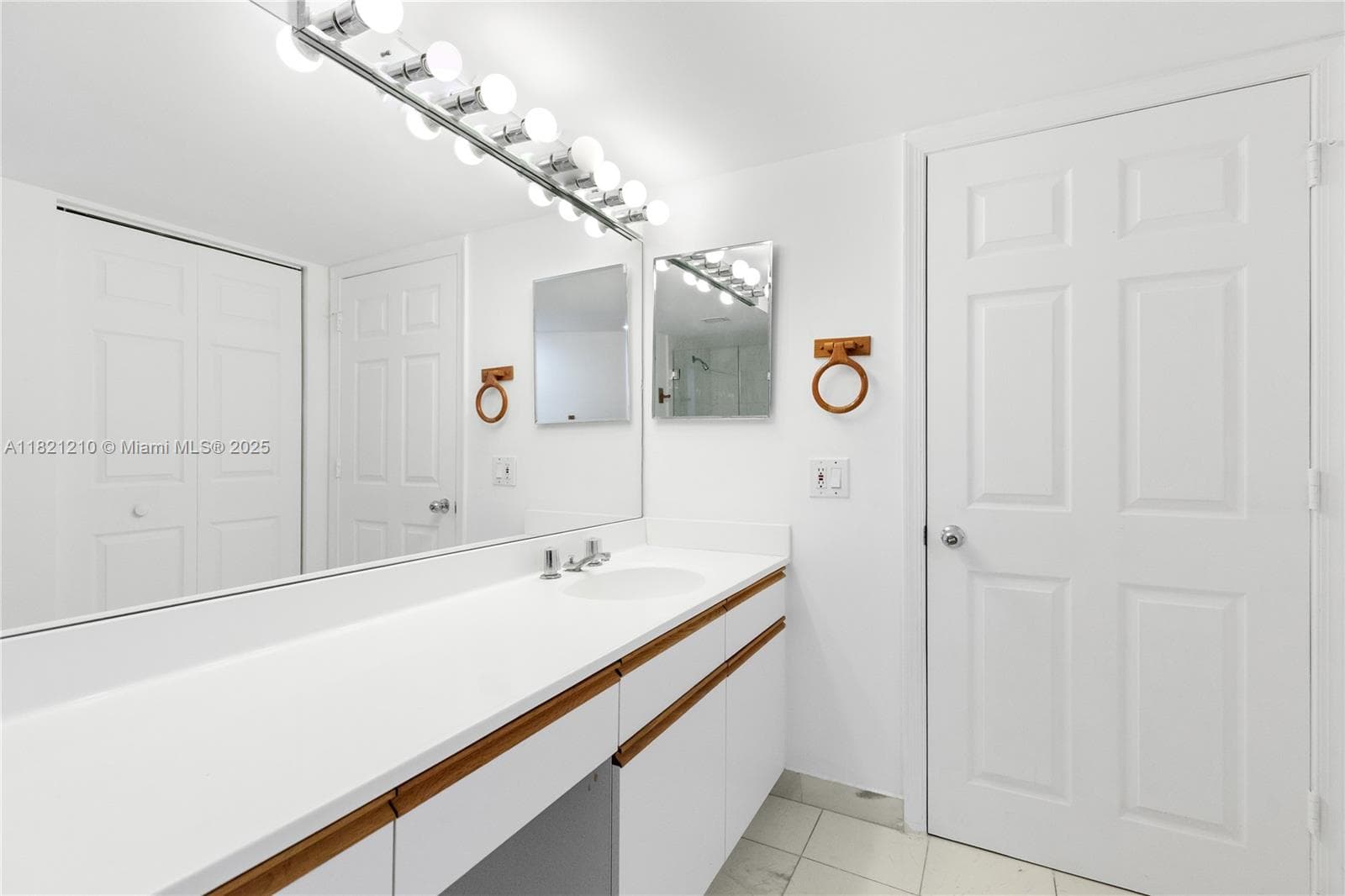3530 Mystic Pointe Dr # 2108, Aventura FL 33180 — 28