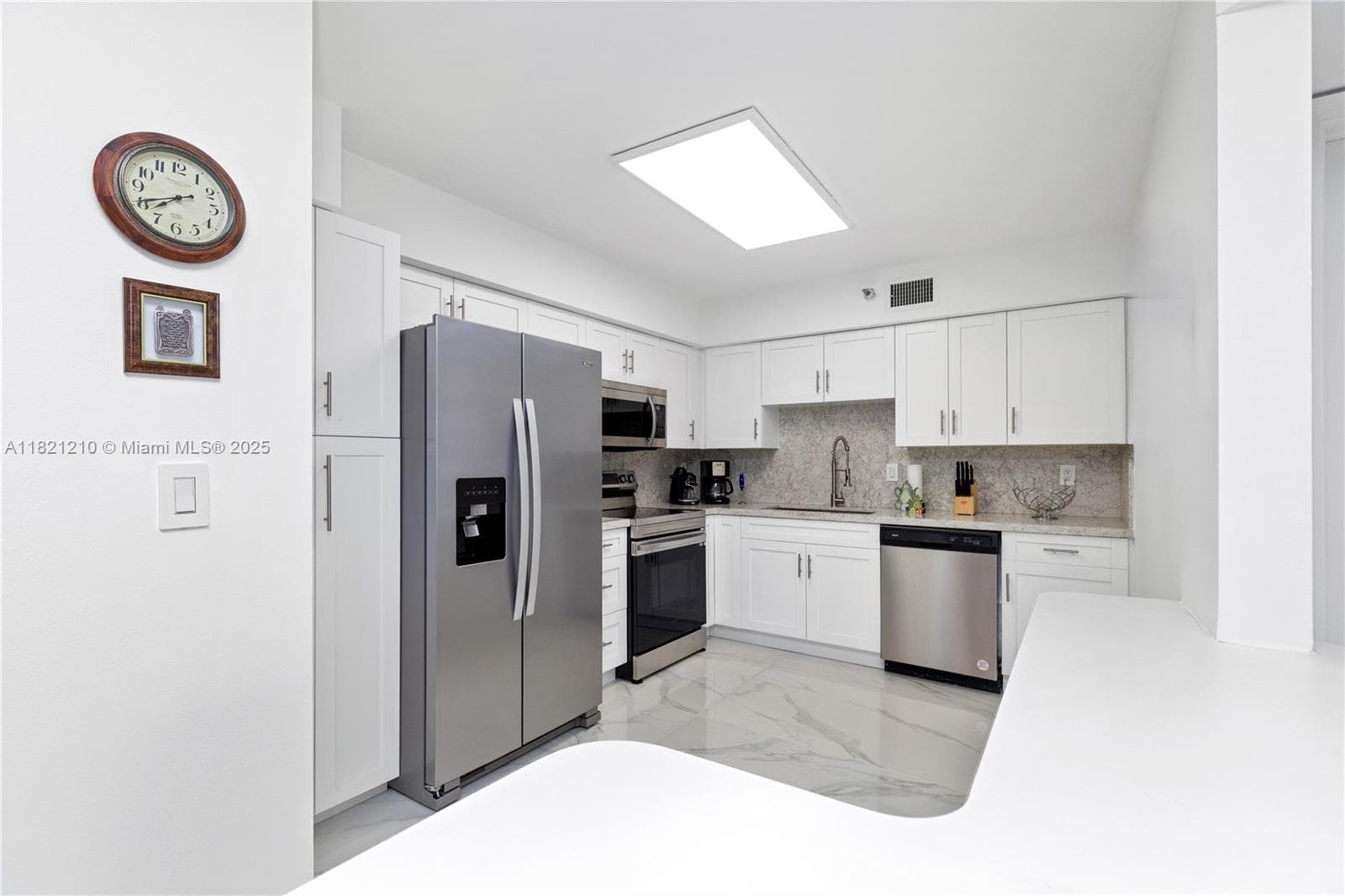 3530 Mystic Pointe Dr # 2108, Aventura FL 33180 — 10