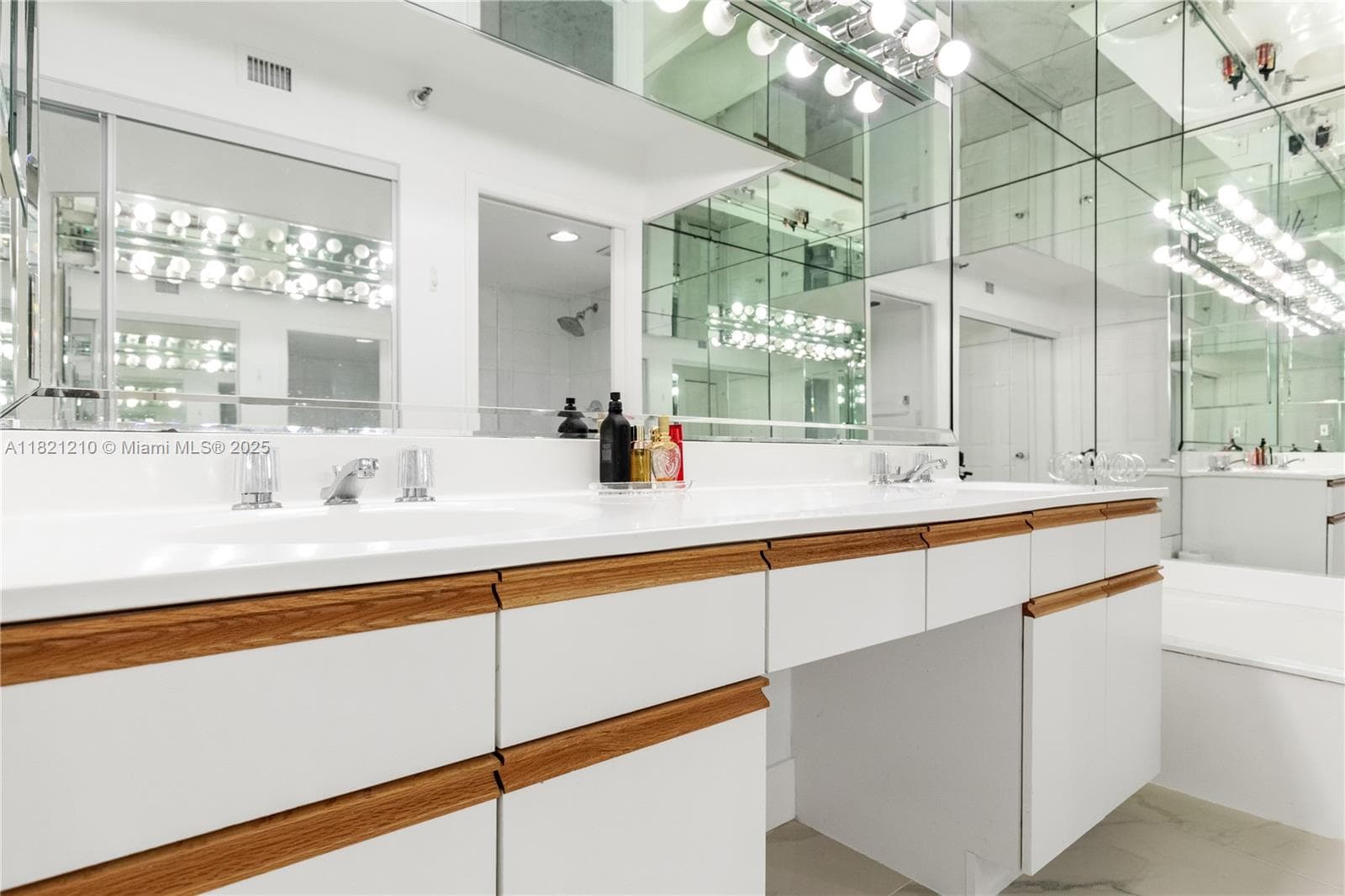 3530 Mystic Pointe Dr # 2108, Aventura FL 33180 — 19