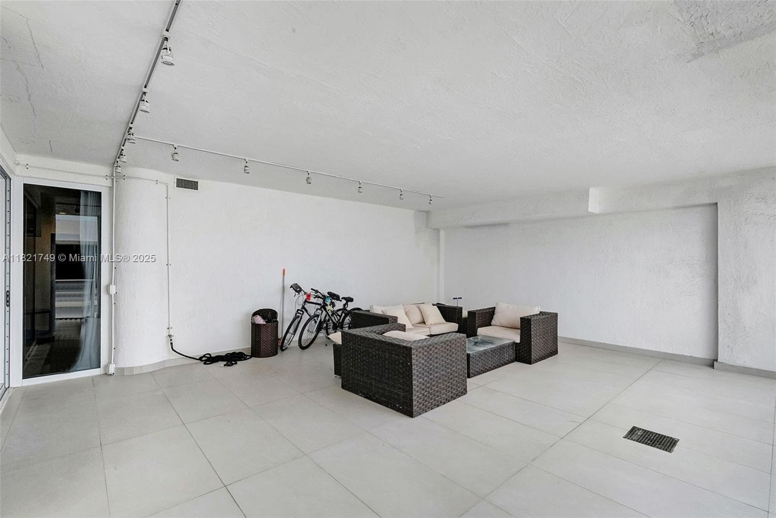 16425 Collins Ave # 311, Sunny Isles Beach FL 33160 — 21