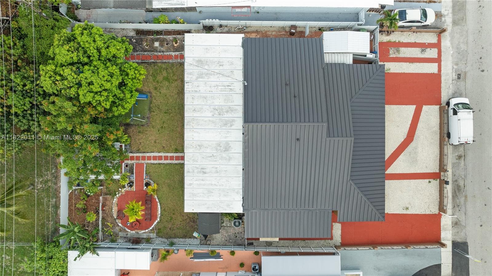 230 W 47th St, Hialeah FL 33012 — 6