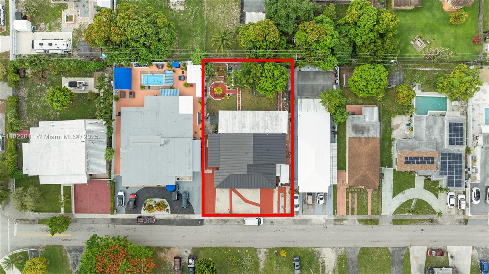 230 W 47th St, Hialeah FL 33012 — 12