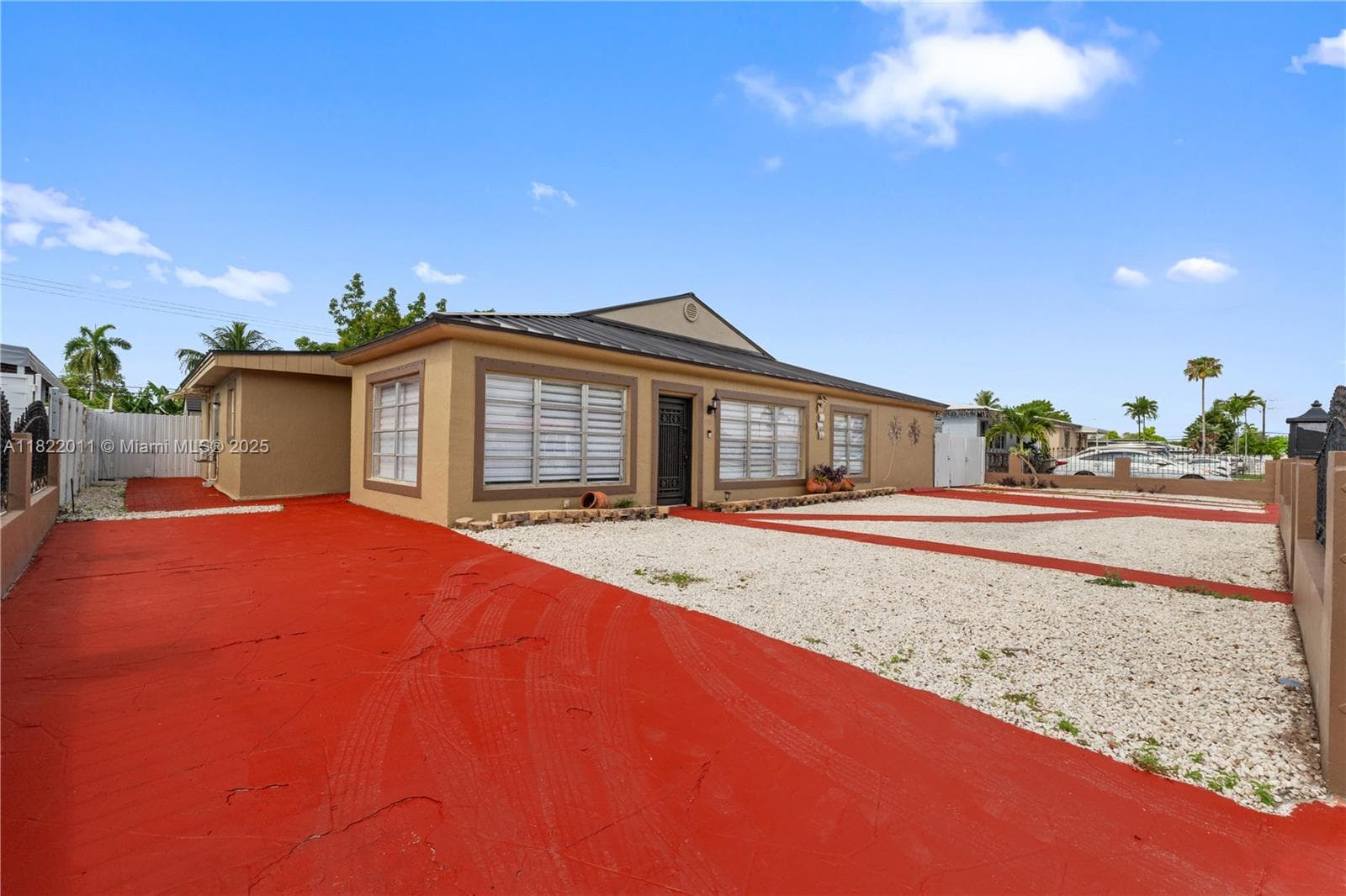 230 W 47th St, Hialeah FL 33012 — 1